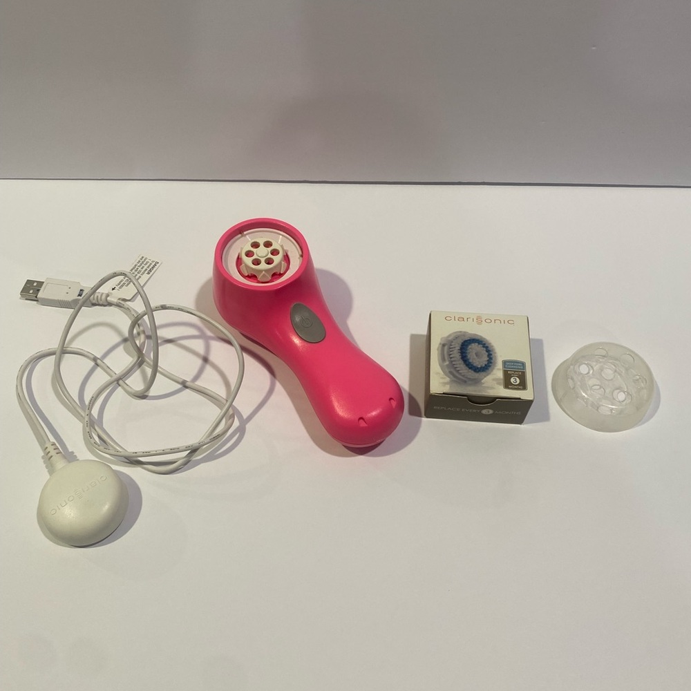 Clarisonic mia in pink with brand deep pore brush head